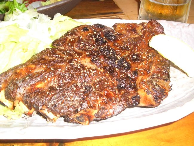 写真はイマイチですがー、<br />オススメその一<br />「子豚ソーキの網焼」<br />これ絶品!!!やわらかくておいしかった!!!