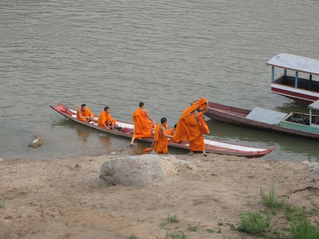 お坊さん、どちらまで？