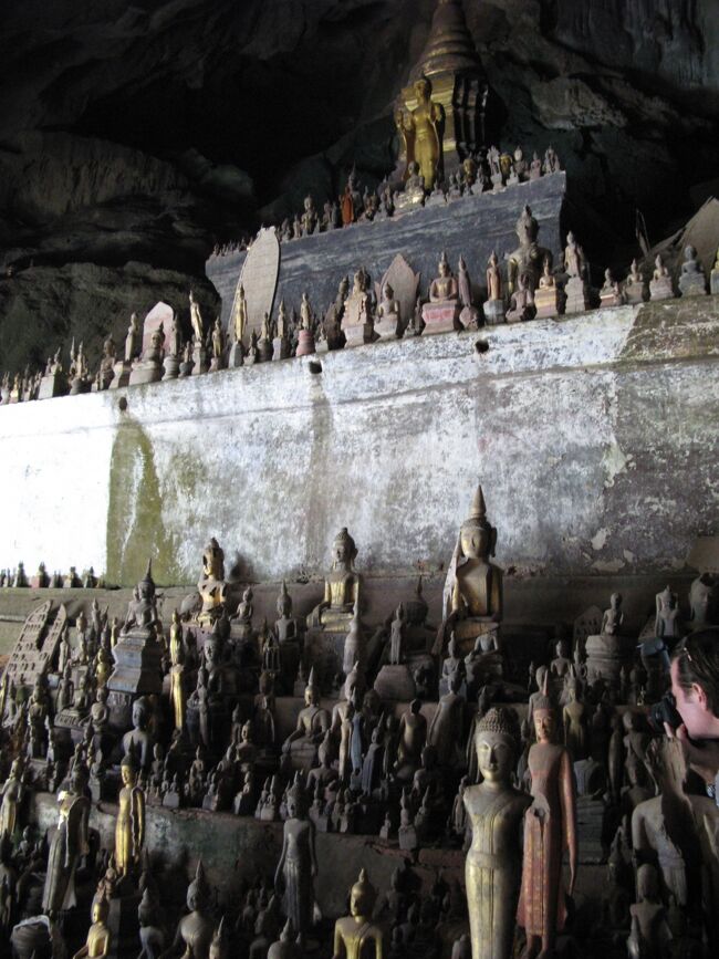 洞窟の中には・・・<br /><br />4,000体以上の仏像が！