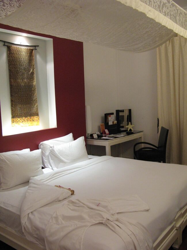 スモール・ラクシャリー・ホテルって・・・<br /><br />部屋もスモールだった（笑）