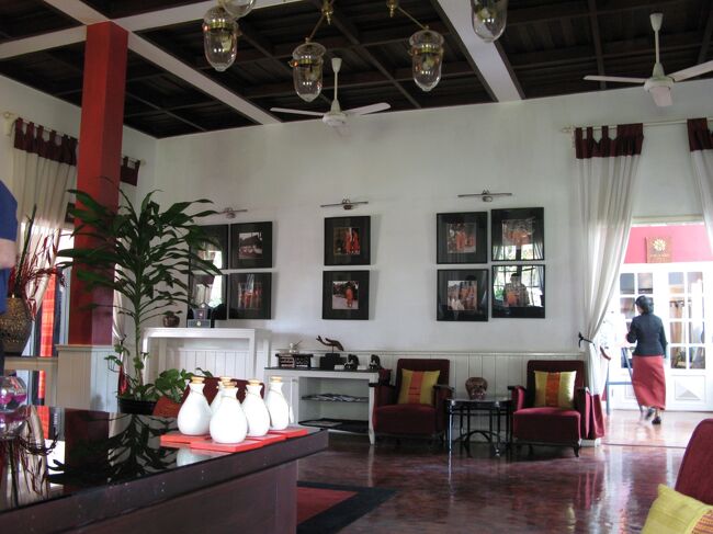 アンサナスパ<br /><br />９０分のアロママッサージ<br />４８ドル。安い？<br />（ラオスの物価や他のスパとの比較です、しかしこれでも、メニュー中ではこれが一番安い）