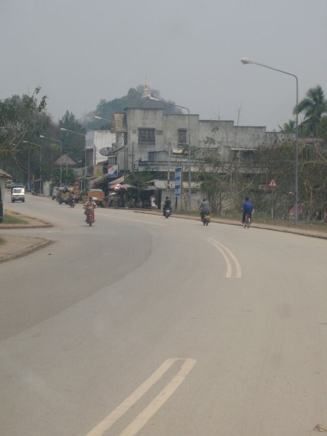 市内に入ると、プーシーが見えてきた。<br /><br />チェックアウト時刻には十分間に合ったので、<br />シャワーでさっぱり、スパに備える♪