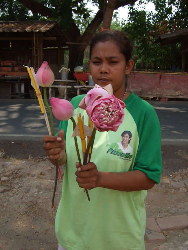 お供えの花を売っています。20B。