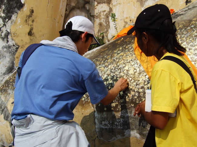 仏像に貼り付け･･･