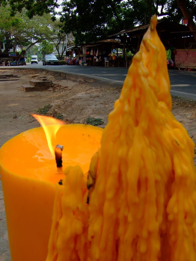 なんでこんな溶けかたをするんでしょーか？