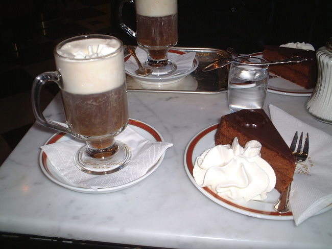 ホテル・ザッハの”ザッハトルテ”<br /><br /><br /><br />