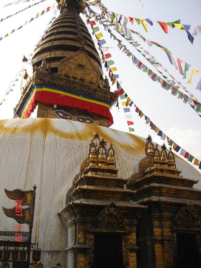 スワヤンブナート寺院<br />仏陀の目