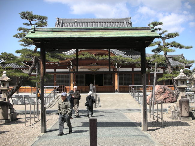 境内はきれいに整備されていました。