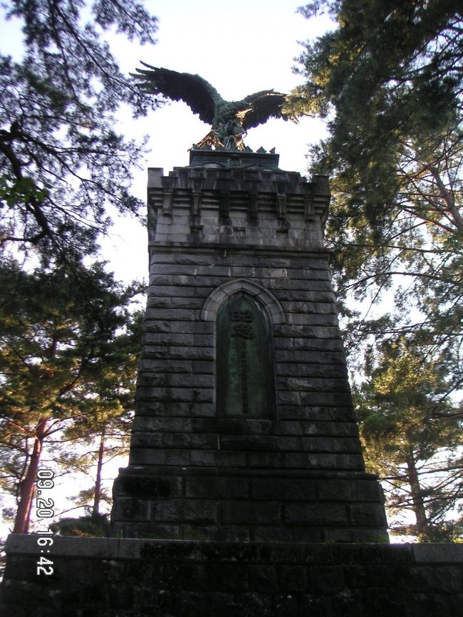 2006年9月20日　仙台<br /><br />仙台城址　<br /><br />何の像だったか忘れました。<br />とにかく高いところにあった。