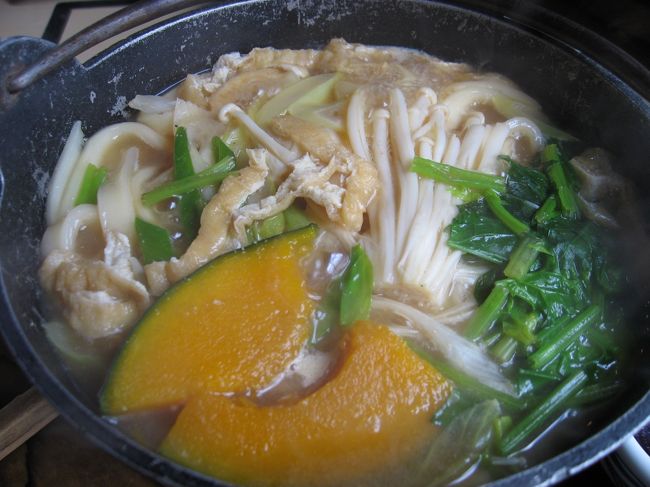 　山梨名物『ほうとう』を食べた！<br />σﾟдﾟ)ﾎﾞｰﾉ!<br /><br />　実は東京来る前は、ほうとうっていうものを知らなかった。。