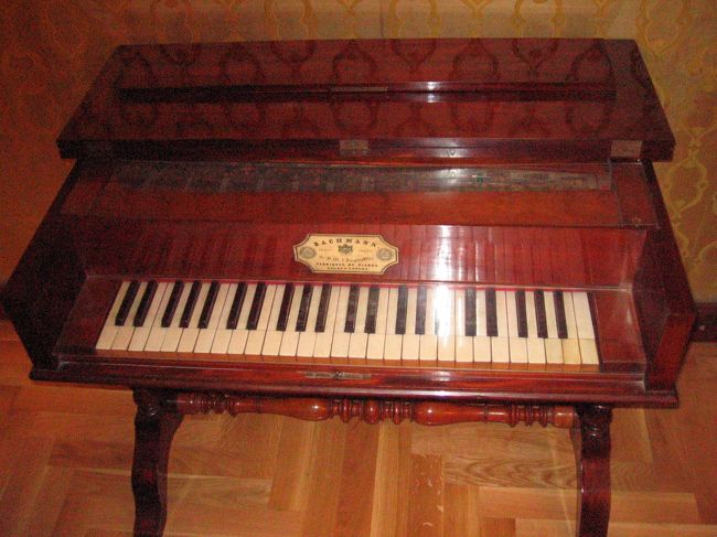 旅行用のピアノ。