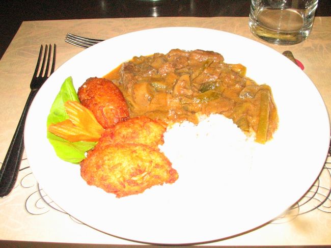 メニューはビーフストロガノフ。<br />やはり濃い味です。でもGoodでした。