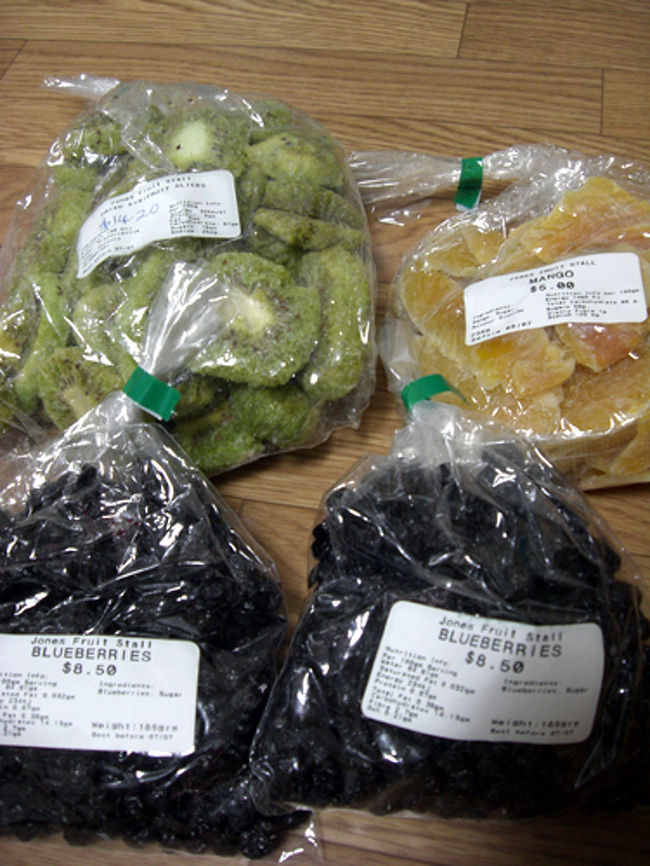 クロムウェルで購入したドライフルーツ。<br /><br />ドライブルーベリーがいまいちでしたが、その分ドライキウイが絶品！！！<br />日本で購入できないのが非常に悔やまれます。<br /><br />ドライマンゴーは、もう少し熟してから作って欲しい気が…。<br />ちょっとすっぱい。