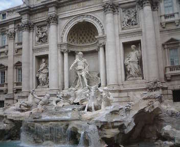 トレビの泉をもう一枚。<br />