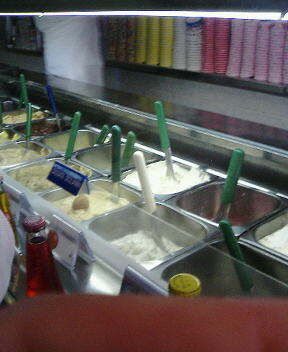 イタリアですもの、<br />ジェラート屋さん。