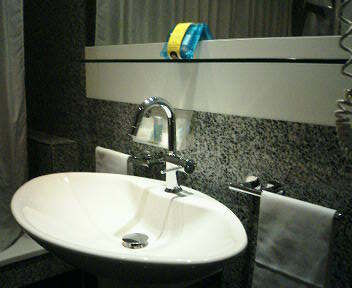 中はこんな具合に<br />クール＆モダーンでした。