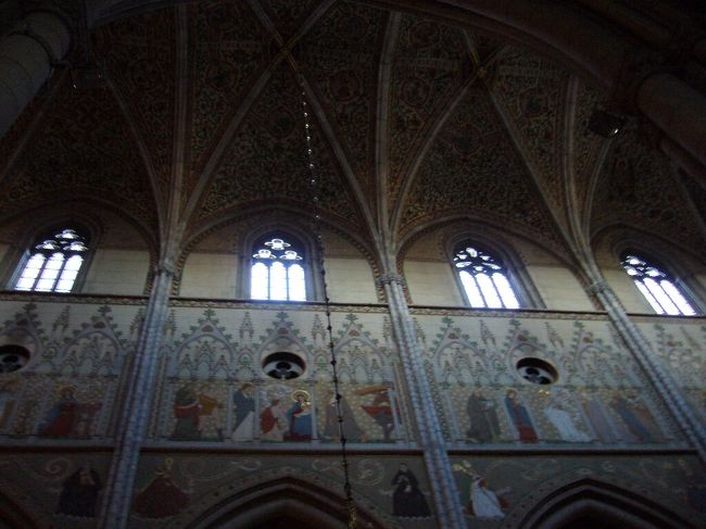 ウップサーラ大聖堂の天井。絵が細部まで描かれています。