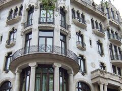 １７：１４
カサ・フスター　（ドメネク）　Casa Fuster　1908-11
http://www.hotelcasafuster.com/

ドメネク作のカサ・フスター。　現在はホテルになっています。