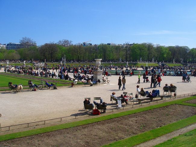 基本的にカップルやグループですね･･･。<br />ひとりでこんなとこ来る人少ないです･･･。