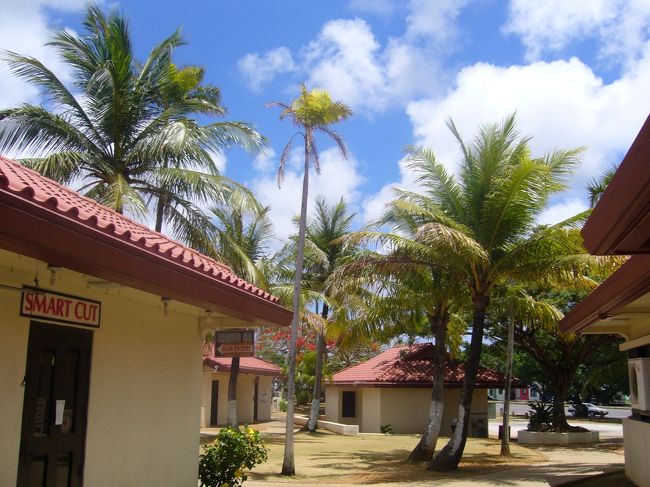 さらにバスで今度はチャモロビレッジへ→