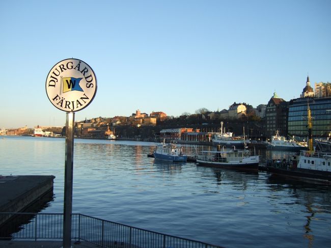 旧市街（ガムラスタン）にも、夕暮れが迫り、<br />静けさが漂ってきました。<br />