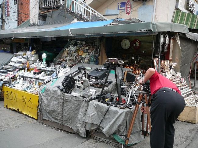 で、カメラも売っているのです。もちろん古いのを。