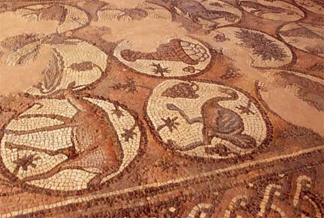 ビザンチン教会の床のモザイク。