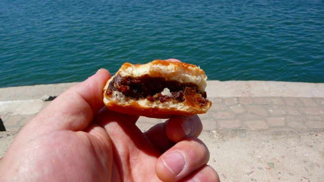 アンパンのように見えたこれはおいしくなかった。