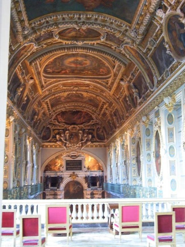 城内の写真。いたるところ装飾品！！