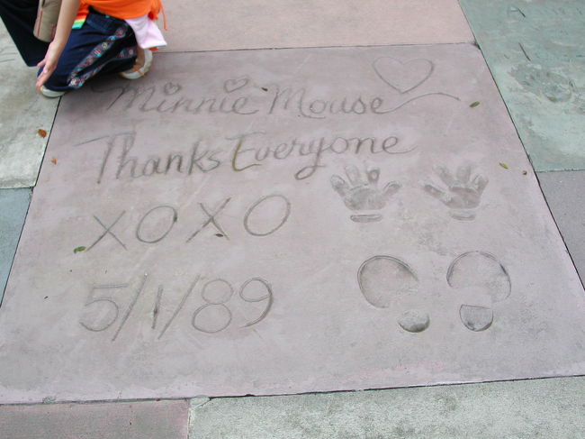 ミニーちゃんの手形