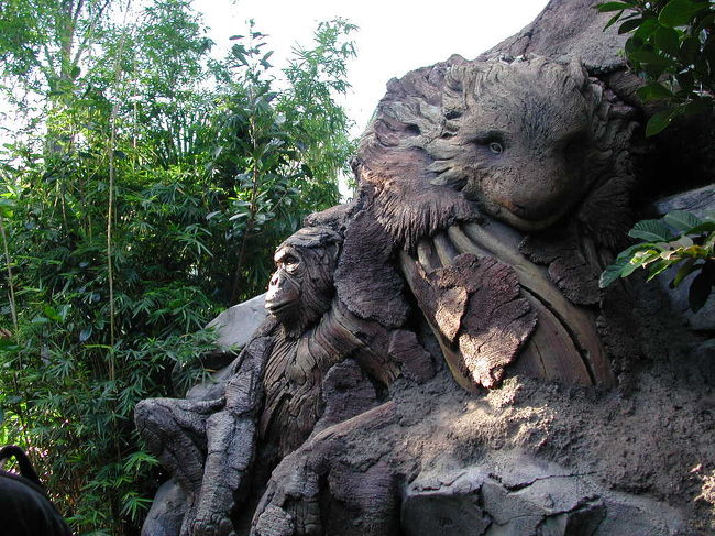 Tree of Lifeの彫り物