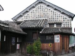 草野本家
横から撮りました。聞くに元禄元年よりここにあるのだとか。ここで一番古いそうです。