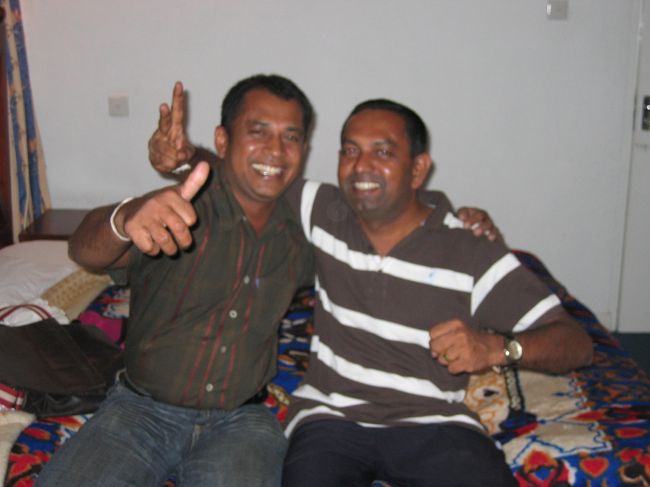 今回の専属ガイド　サマンサさんと専属ドライバー　ロイさん