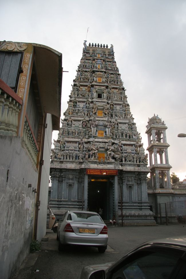 コロンボの街中のヒンドゥ寺院