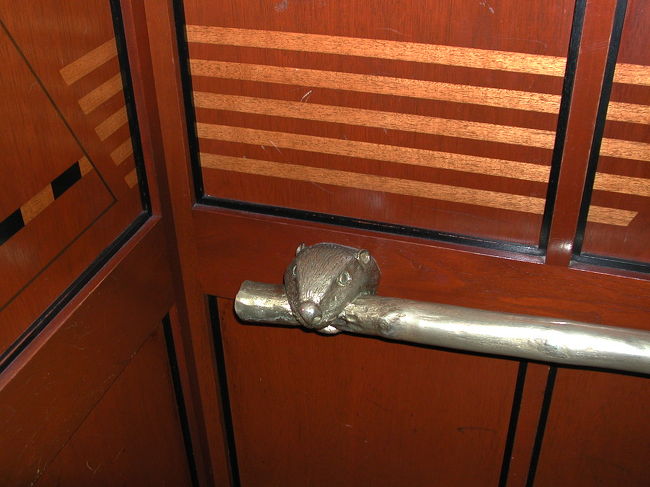 エレベーターの中