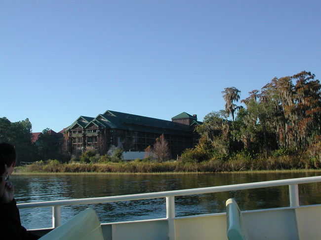 最終日はマジックキングダム<br />船で向かいます