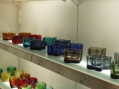 イッタラ　iittala
http://www.iittala.com

フィンランドの老舗ガラスメーカー、イッタラのお店で。
