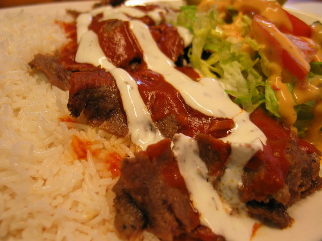 ホテル近くのピザ屋で夕食。<br />ここのケバブはおいしかったよ(^0_0^)<br />ヘルシンキに来たときはまた行きたいお店です。<br /><br />☆８・９日目に続きます