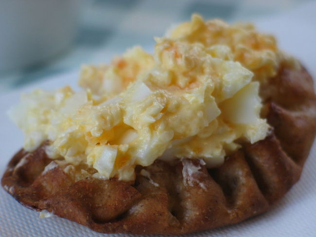 ６月８・９日（８・９日目）<br />最後の日はファッツェルで朝食バイキングを食べるつもりだったのでホテルでは朝食は食べないつもりでしたが。。<br />カレリアパイにゆで卵とバターをたっぷりのせて食べてみたかったので、これだけと思いホテルで朝食。