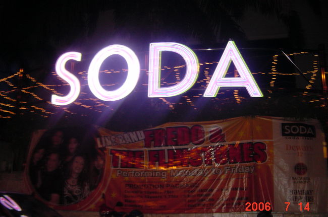 本日の夕食は屋台です<br /><br />マレー料理っておいしい