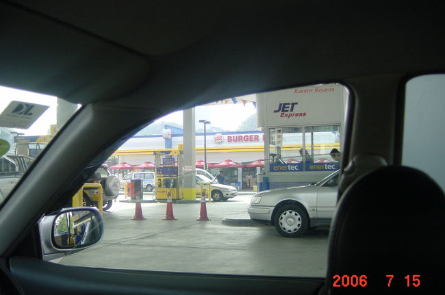 ガソリンスタンド