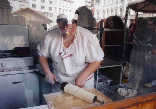 パイ屋さんの屋台にて。<br />パイを作っているところです。