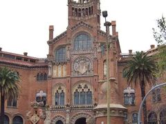 １６：０１
サン・パウ病院　（ドメネク）　Hospital de Sant Pau　1905-30

サグラダ･ファミリアから北東に延びるガウディ通りの突き当たりにあるサン･パウ病院もドメネクの代表作。　カタルーニャ音楽堂とともに1997年に世界遺産に登録されている。