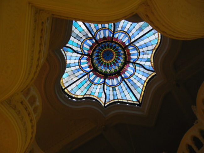 美術館のステンドグラス。