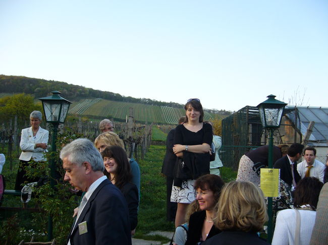 この日は結婚式の二次会があったようです。<br />広がるワイン畑！に囲まれて気持ちがよく・・・。