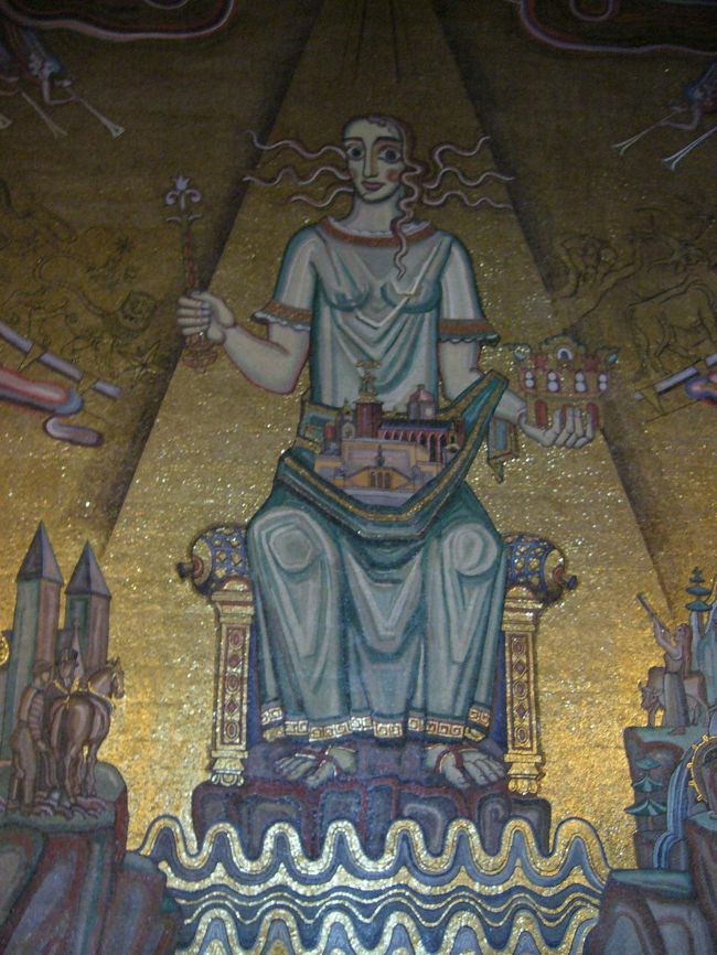 市庁舎内部。見事なまでに金ぴかです。このモザイクはスウェーデンが世界の中心とその歴史を現しているそうです。