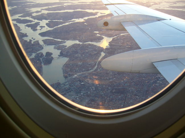 眼下に広がるスウェーデンの島々。