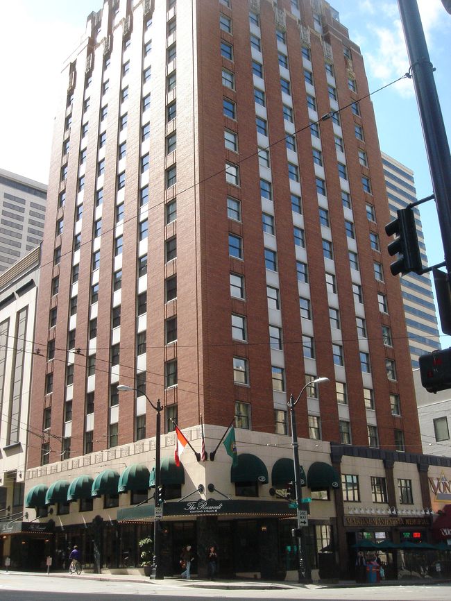 泊まったのは、<br />シアトル中心部にあるRoosevelt Hotel。