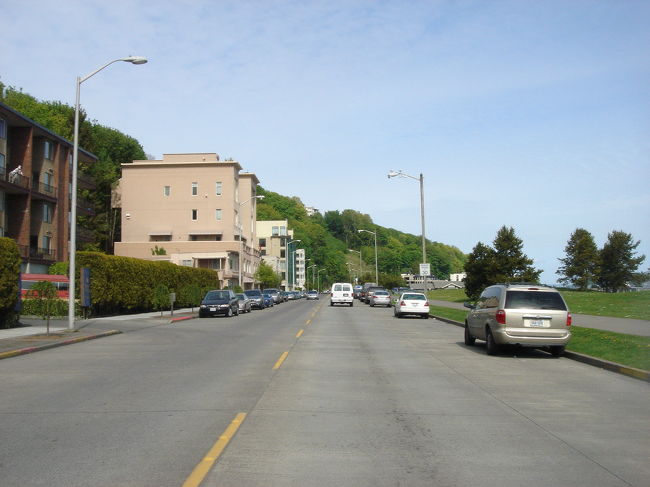 三日目は、シアトルの西、アルカイ（Alki）という小さな半島とビーチをドライブ。<br /><br />すごく気持ちいいところでした。