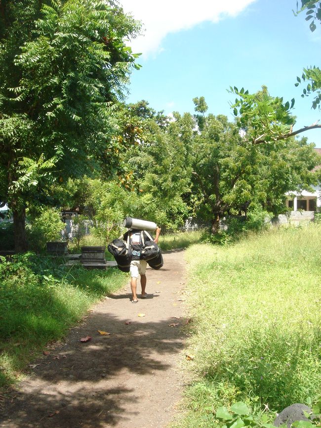 ビーチに向うまでの道。